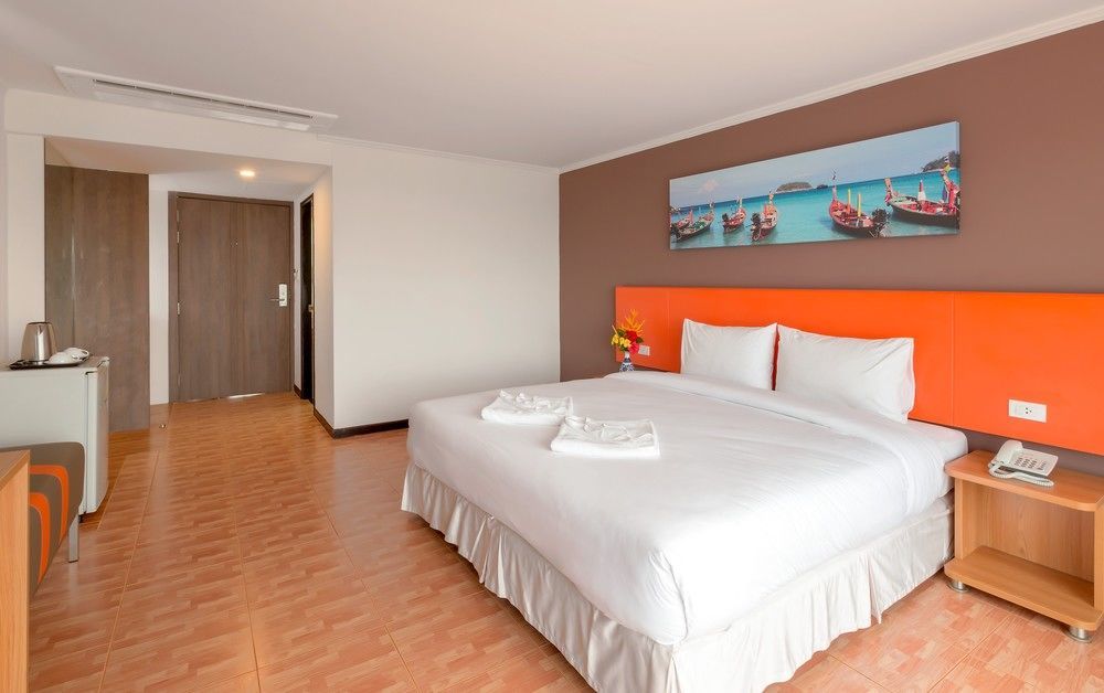 Royal Crown Hotel & Palm Spa Resort Patong Exterior photo