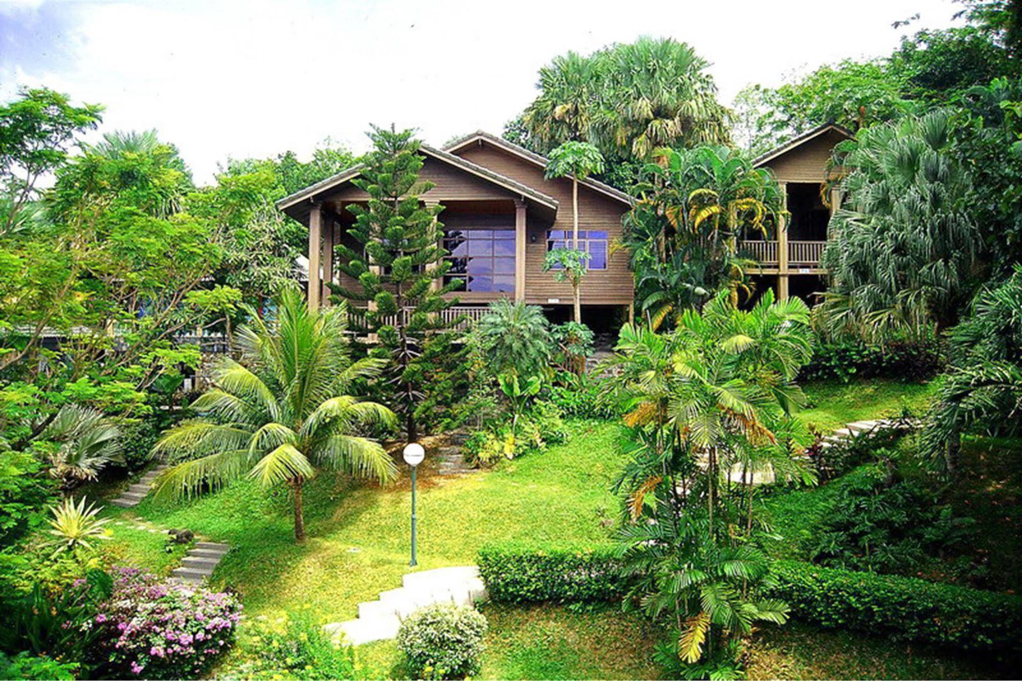 Royal Crown Hotel & Palm Spa Resort Patong Exterior photo